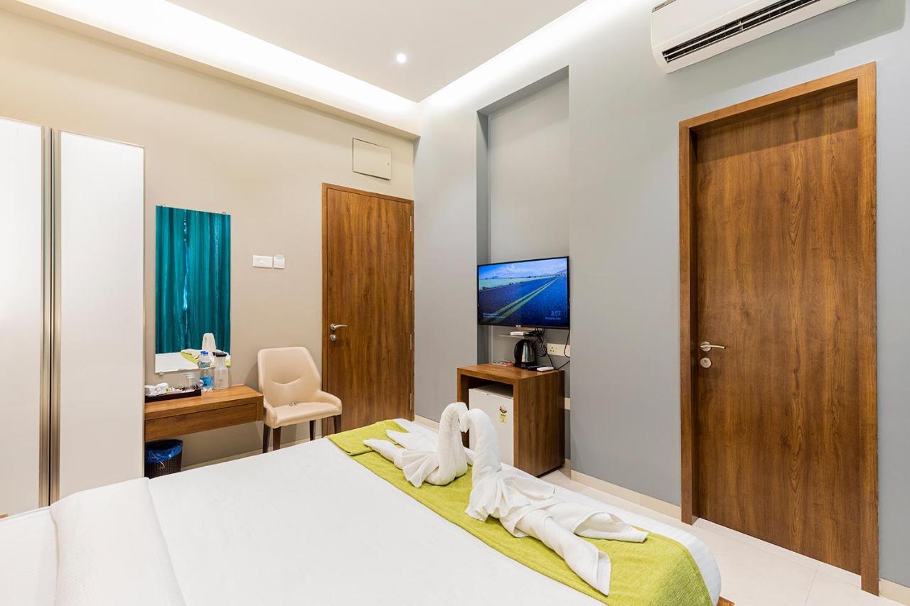 Hotel Seven Oaks Navi Mumbai Eksteriør bilde