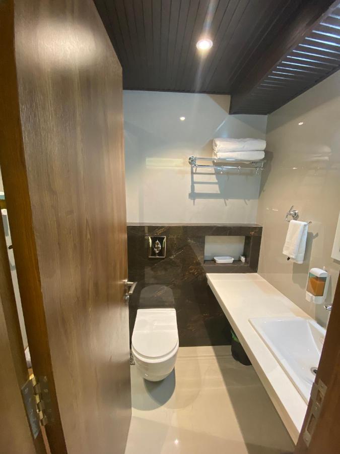 Hotel Seven Oaks Navi Mumbai Eksteriør bilde