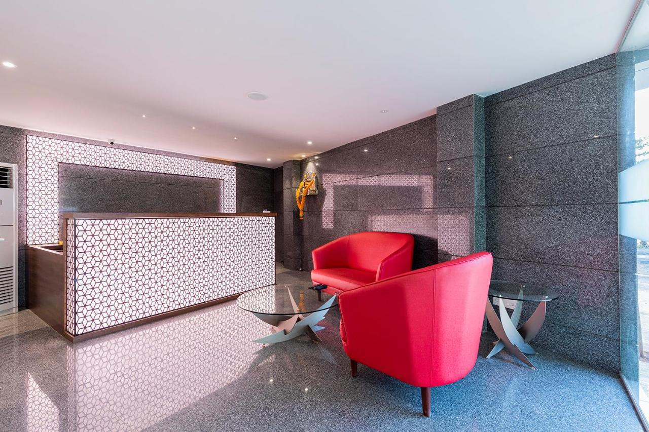 Hotel Seven Oaks Navi Mumbai Eksteriør bilde